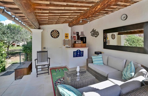 Maubec House | Stunning home in Maubec with WiFi