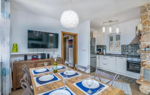 Miholascica House | Stunning Home In Miholascica