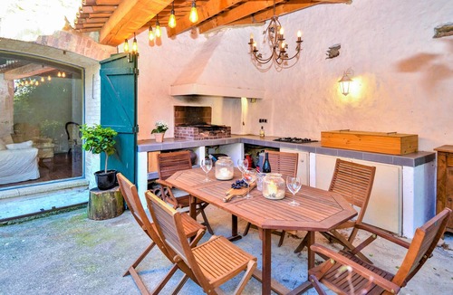 Mornas House | Stunning home in Mornas