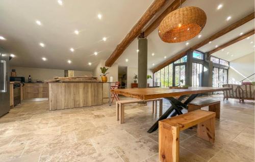 Mornas House | Stunning Home In Mornas With Sauna