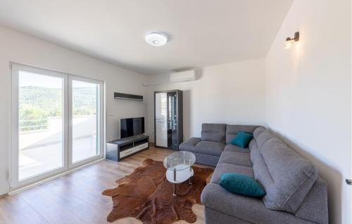 Neoric House | Stunning Home In Muc Gornji