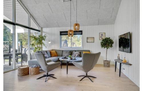 Houstrup House | Stunning Home In Nørre Nebel With Sauna