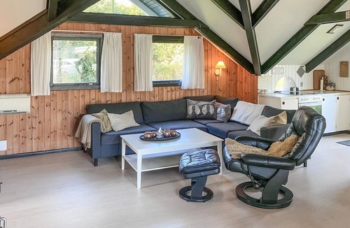 Næsby Strand House | Stunning home in Nakskov with WiFi