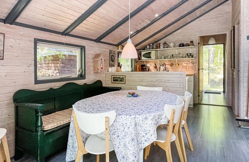 Dueodde House | Stunning home in Nexø with kitchen