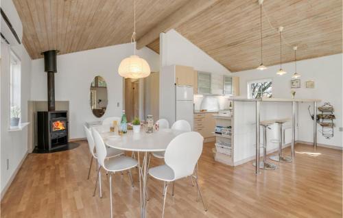 Nibe House | Stunning Home In Nibe With Kitchen
