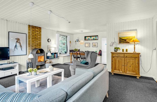 Nibe House | Stunning home in Nibe with kitchen