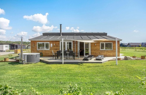 Saksild Strand House | Stunning home in Odder with WiFi