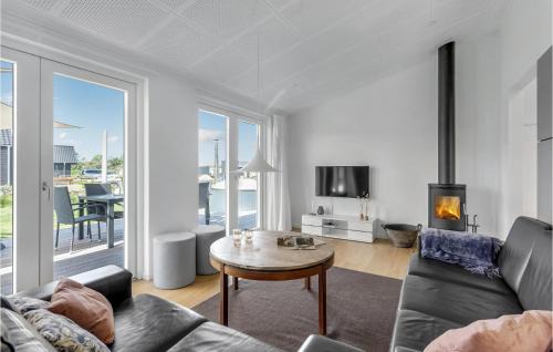 Saksild Strand House | Stunning Home In Odder With Wifi