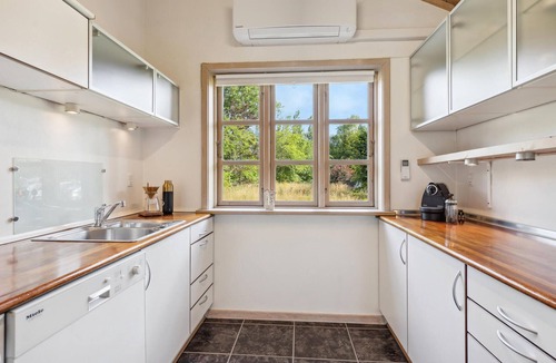 Jegum House | Stunning home in Oksbøl with kitchen