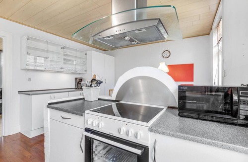 Østermarie House | Stunning home in østermarie with WiFi