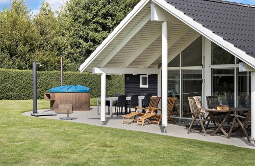 Hasmark Strand House | Stunning home in Otterup with sauna