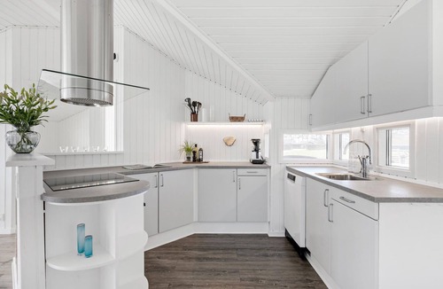 Jørgensø House | Stunning home in Otterup with kitchen