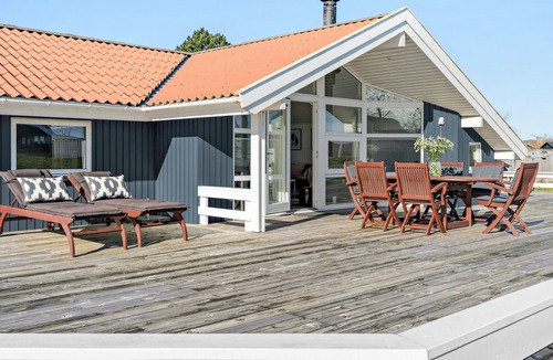 Jørgensø House | Stunning home in Otterup with kitchen