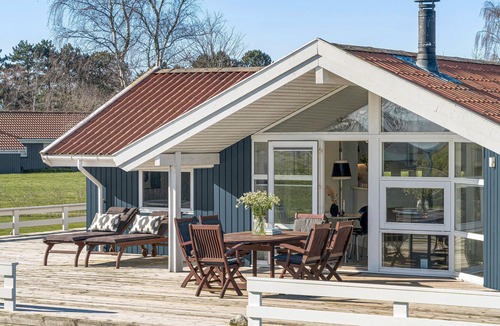 Jørgensø House | Stunning home in Otterup with kitchen