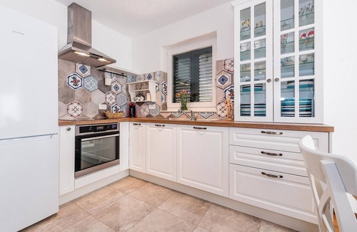 Drnis House | Stunning home in Pakovo Selo
