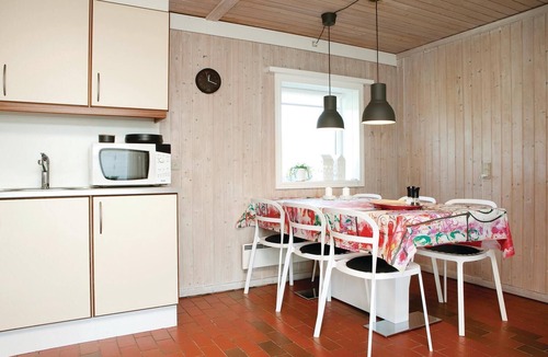 Pandrup House | Stunning home in Pandrup with WiFi