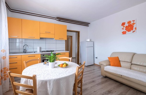 Mali Vareski House | Stunning home in Peruski