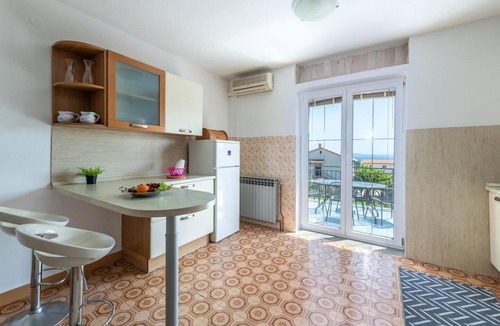 Mali Vareski House | Stunning home in Peruski