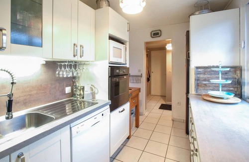 Pirou House | Stunning home in Pirou with kitchen