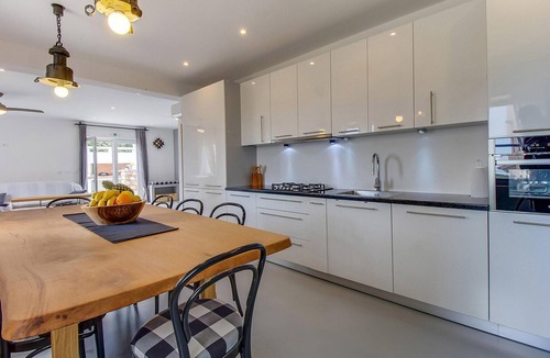 Belej House | Stunning home in Plat