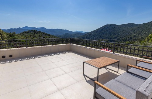 Bacina House | Stunning home in Ploce