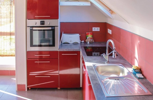 Plogoff House | Stunning home in Plogoff with kitchen