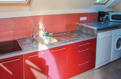 Plogoff House | Stunning home in Plogoff with kitchen