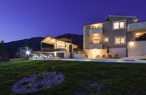 Podstrana House | Stunning home in Podstrana