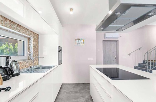 Mugeba House | Stunning home in Porec