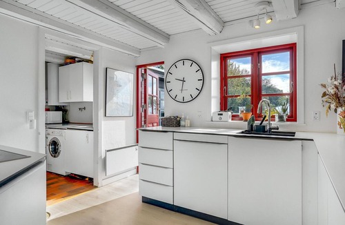 Togeholt House | Stunning home in Præstø with kitchen