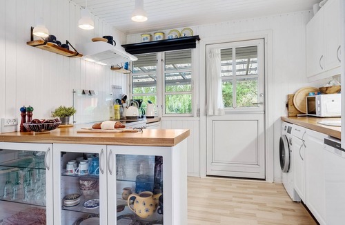 Togeholt House | Stunning home in Præstø with kitchen