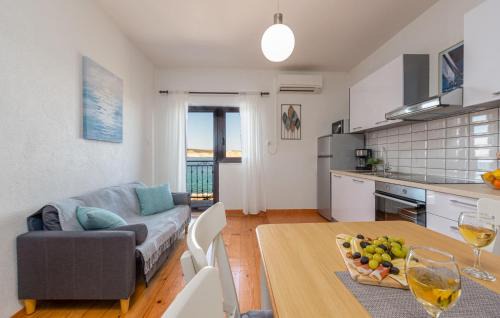 Prizna House | Stunning Home In Prizna With Wifi