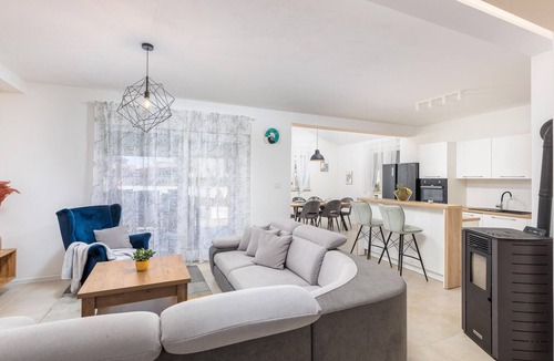 Skatari House | Stunning home in Pula