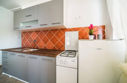 Pupnat House | Stunning home in Pupnat with WiFi