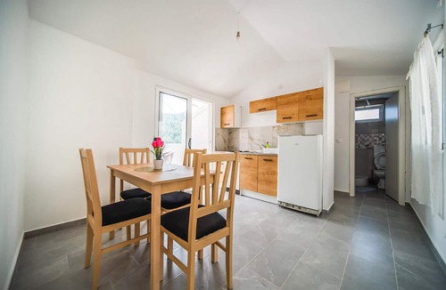 Pupnat House | Stunning home in Pupnat with WiFi