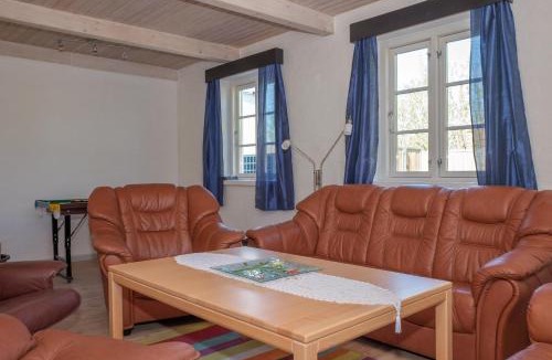Ronde House | Stunning Home In Rønde With 6 Bedrooms And Wifi