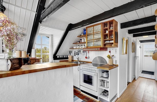 Klegod Strand House | Stunning home in Ringkøbing with WiFi