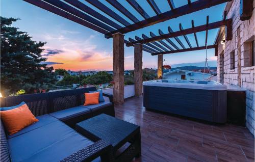 Rogoznica House | Stunning Home In Rogoznica With Sauna