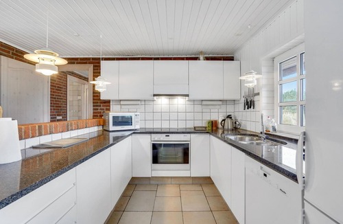 Rømø Kirkeby House | Stunning home in Rømø with kitchen