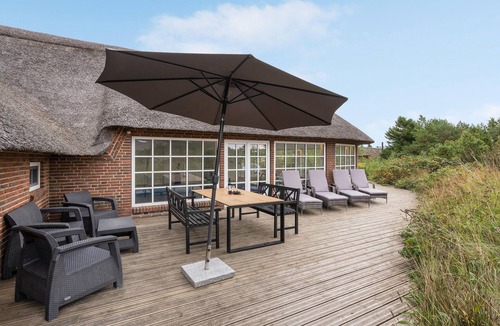 Rømø Kirkeby House | Stunning home in Rømø with kitchen