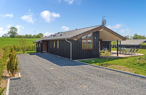 Ronde House | Stunning home in Rønde with kitchen