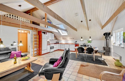 Floutrup House | Stunning home in Roslev with kitchen