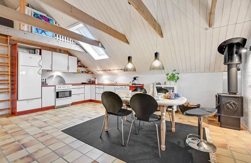 Floutrup House | Stunning home in Roslev with kitchen