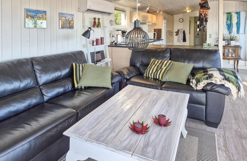 Ronbjerg House | Stunning home in Roslev with kitchen