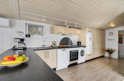 Ronbjerg House | Stunning home in Roslev with kitchen