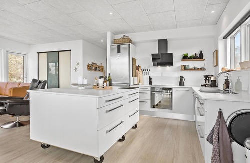 Sallingsund House | Stunning home in Roslev with kitchen