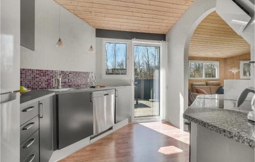 Ronbjerg House | Stunning Home In Roslev With Sauna