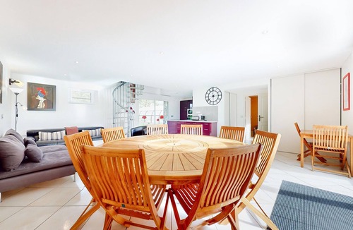 Saonnet House | Stunning home in Rubercy with sauna