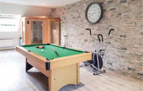 Saint-Denoeux House | Stunning Home In Saint-Denoeux