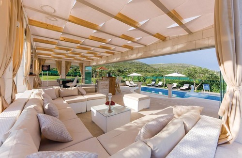 Seget Donji House | Stunning home in Seget Donji